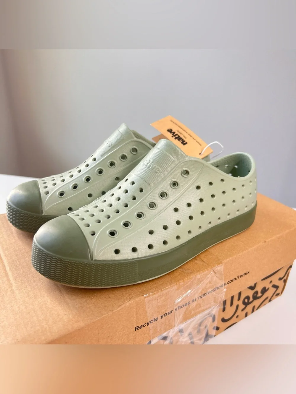 New Native Shoes Jefferson Basalt Green Kids Size J1